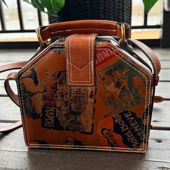 Patricia Nash Old World Leather Crossbody - Picture 3 of 6